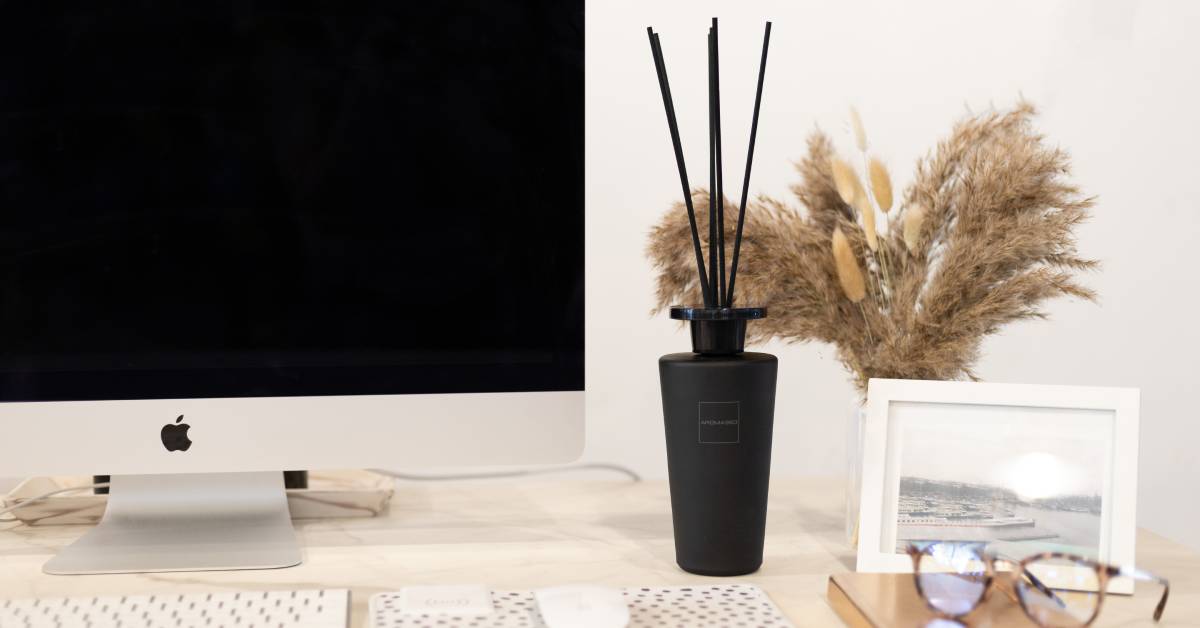 Oil Diffuser Scents To Enhance Your Office Space